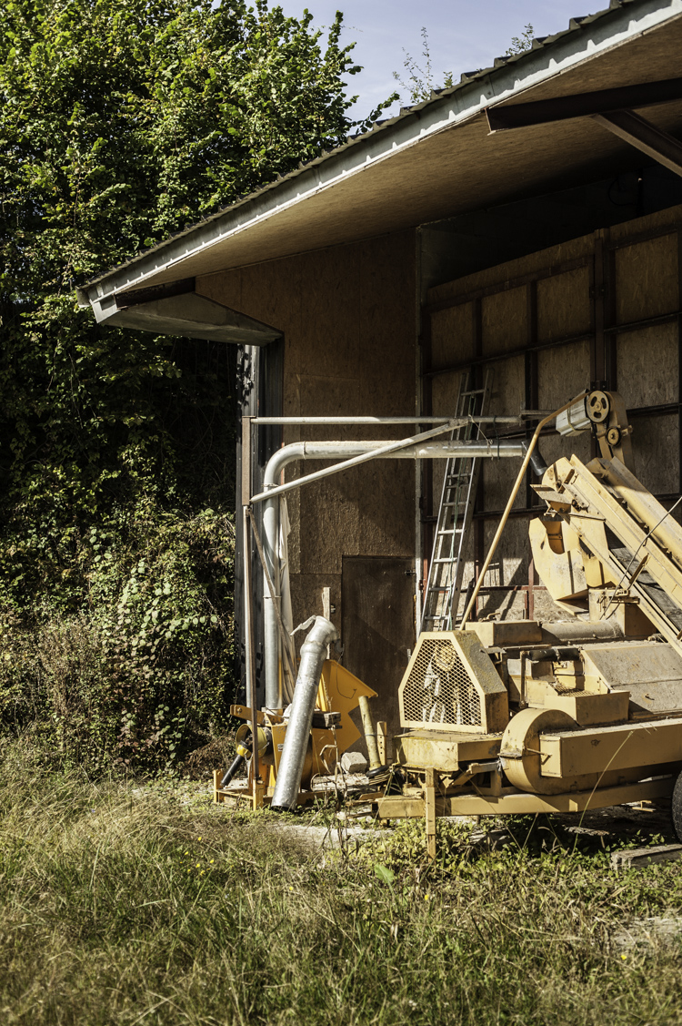 Coté du Bâtiment avec la porte d'accès à la gaine d'air chaud