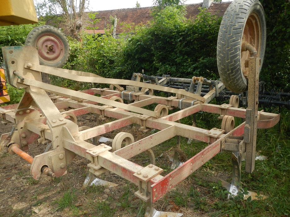 Vue générale (Roues de jauge relevées)