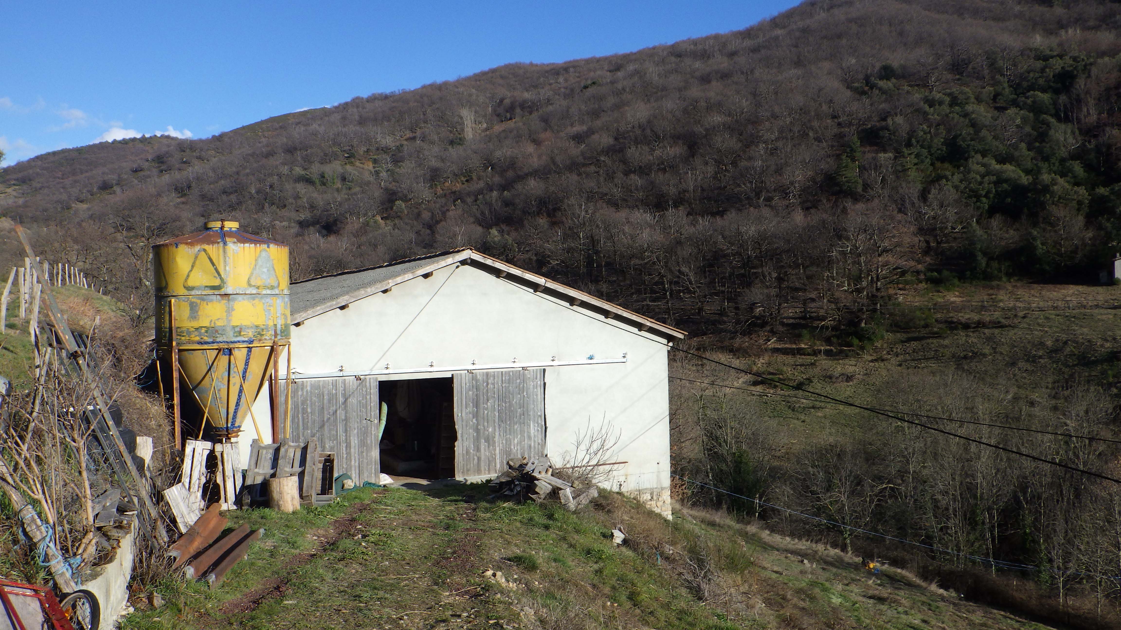 hangar Ale'Ouët.jpg