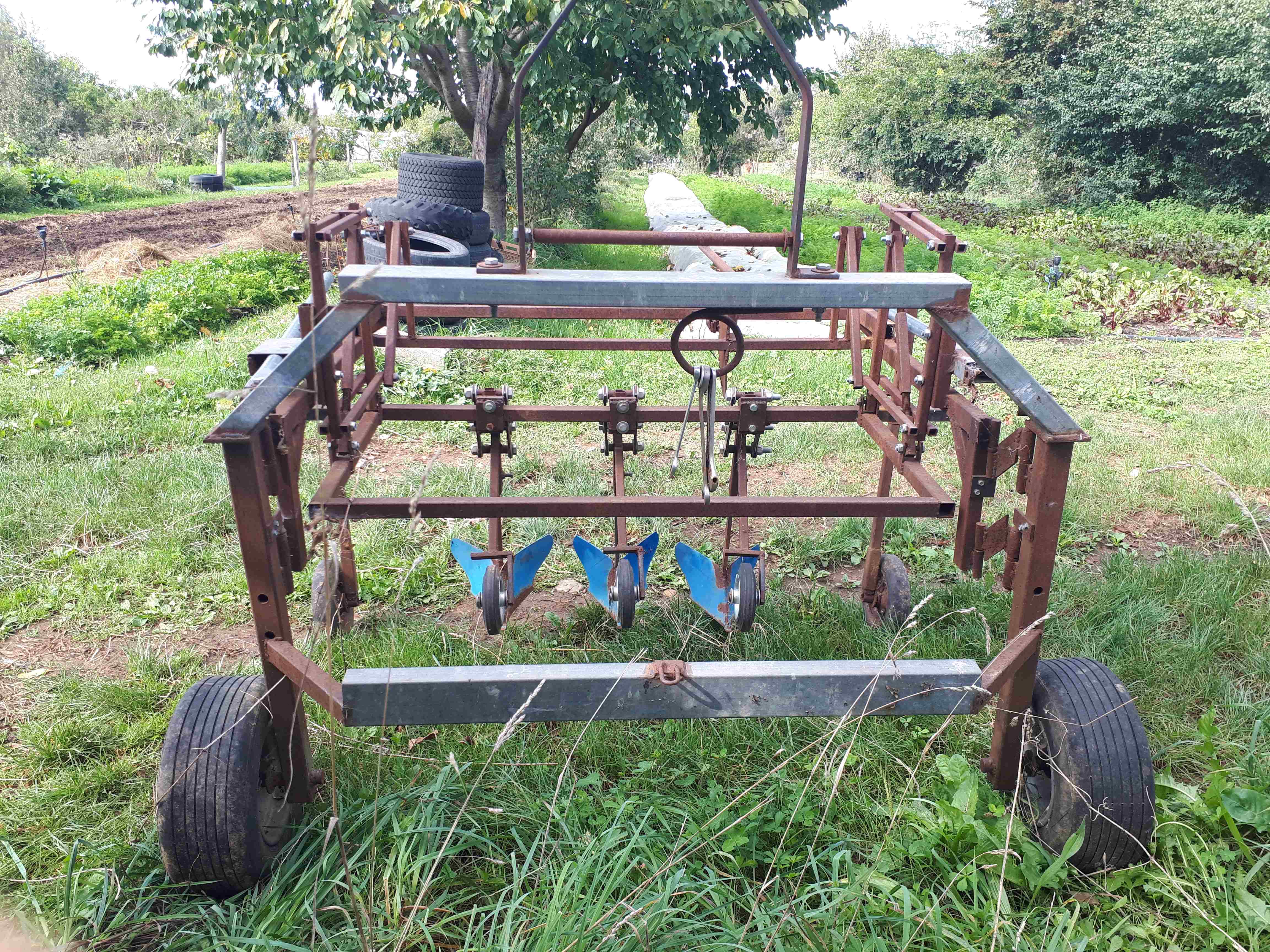 Porte outils auto-construit à partir d'un cadre d'Aggrozouk.jpg